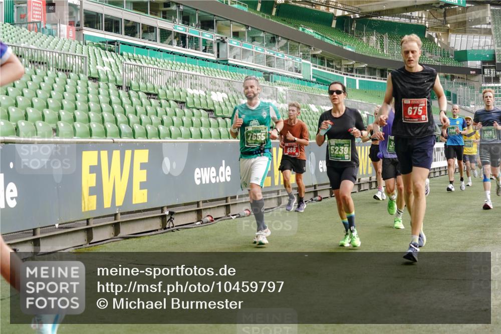 13.09.2026 - 21. swb-Marathon Bremen Michael Burmester http://msf.ph/oto/10459797 13.09.2026 12:54:44 Laufen im Stadion 145, 161, 189, 201, 205, 313, 376, 385, 388, 461, 472, 481, 495, 541, 560, 615, 616, 666, 675, 696, 740, 816, 827, 982, 1053, 1076, 1197, 1207, 1390, 1419, 1433, 1445, 1468, 1551, 1599, 1631, 1658, 1707, 1814, 2055, 2125, 2234, 2251, 2280, 2319, 2362, 2383, 2390, 2401, 2422, 2454, 2474, 2499, 2623, 2701, 2733, 2801, 2824, 2870, 2882, 2913, 2922, 2962, 2971, 2997, 3012, 3054, 3134, 3175, 3206, 3241, 3246, 3346, 3356, 3357, 3413, 3706, 3716, 3836, 4137, 6106 meine-sportfotos.de