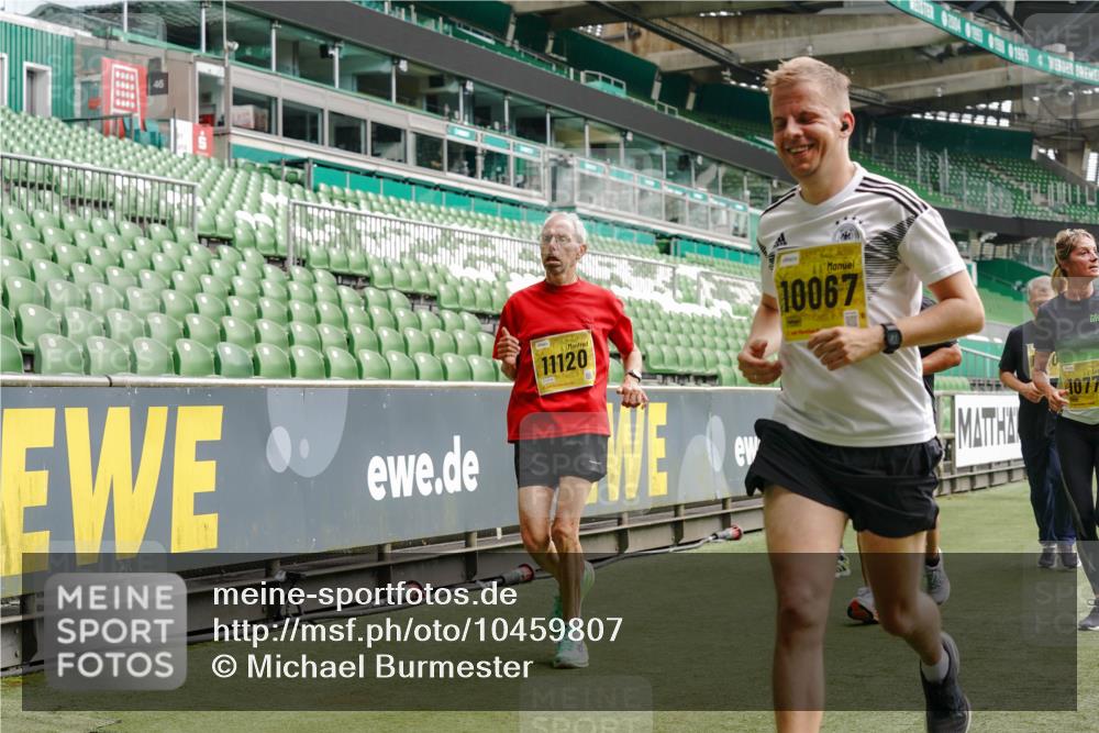 13.09.2026 - 21. swb-Marathon Bremen Michael Burmester http://msf.ph/oto/10459807 13.09.2026 10:34:04 Laufen im Stadion 10018, 10067, 10078, 10147, 10166, 10177, 10184, 10203, 10211, 10236, 10240, 10254, 10297, 10300, 10355, 10356, 10367, 10368, 10369, 10372, 10374, 10379, 10383, 10394, 10408, 10415, 10423, 10428, 10460, 10485, 10494, 10530, 10550, 10559, 10578, 10604, 10639, 10668, 10669, 10673, 10675, 10687, 10691, 10699, 10700, 10728, 10745, 10749, 10750, 10772, 10787, 10788, 10794, 10809, 10828, 10857, 10914, 10928, 11126, 11162, 11343, 11803, 11965, 10146, 10222 meine-sportfotos.de
