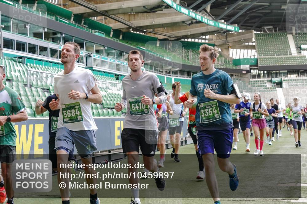 13.09.2026 - 21. swb-Marathon Bremen Michael Burmester http://msf.ph/oto/10459897 13.09.2026 13:12:01 Laufen im Stadion 118, 265, 373, 514, 581, 703, 843, 984, 1113, 1226, 1286, 1334, 1435, 1738, 1849, 1851, 1936, 1952, 1967, 2005, 2248, 2264, 2281, 2299, 2330, 2333, 2336, 2353, 2375, 2377, 2398, 2426, 2432, 2443, 2505, 2531, 2589, 2659, 2669, 2673, 2765, 2784, 2804, 2815, 2822, 2836, 2850, 2860, 2895, 2907, 2963, 2966, 2975, 2976, 3026, 3027, 3079, 3082, 3143, 3155, 3159, 3174, 3207, 3208, 3308, 3328, 3349, 3352, 3409, 3434, 3470, 3549, 551 meine-sportfotos.de