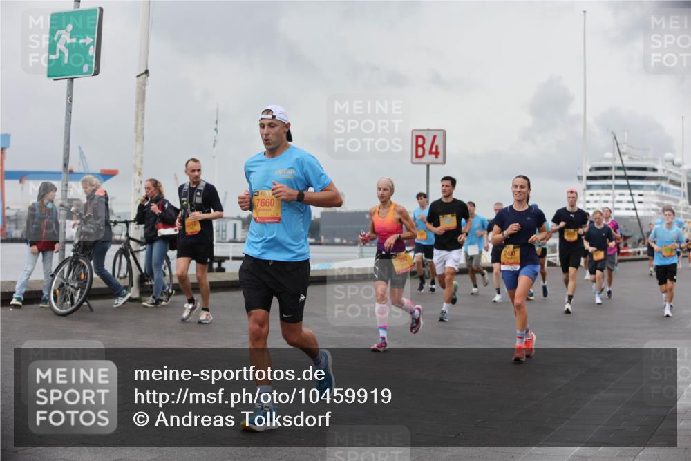 13.09.2026 - Kiel Lauf Andreas Tolksdorf http://msf.ph/oto/10459919 13.09.2026 12:00:52 Kiellinie 2517, 38, 7660, 4, 2400 meine-sportfotos.de