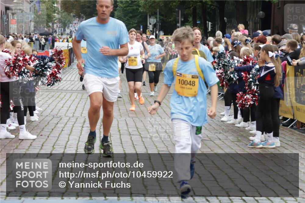 13.09.2026 - Kiel Lauf Yannick Fuchs http://msf.ph/oto/10459922 13.09.2026 09:51:57 Ziel 803, 896, 1100, 1309, 1899, 4230, 7007, 7302, 10048, 11300, 11444, 11445, 11832, 11834, 12630, 714, 840, 1309, 1967, 1999, 2002, 2483, 3089, 3674, 4615, 4822, 4907, 5595, 5913, 6057, 6188, 6363, 6648, 7302, 7622, 8097, 8150, 9829, 9833, 11143, 11173, 11233, 11494, 11552, 11997, 12107, 3476, 3832, 4132, 4166, 4666, 4883, 6471, 6625, 6867, 7347, 7494, 8729, 9616, 10371, 10620, 11580, 12068, 940, 956, 2466, 3089, 5731, 5913, 6363, 11143, 11852 meine-sportfotos.de