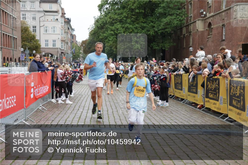13.09.2026 - Kiel Lauf Yannick Fuchs http://msf.ph/oto/10459942 13.09.2026 09:51:57 Ziel 803, 896, 1100, 1309, 1899, 4230, 7007, 7302, 10048, 11300, 11444, 11445, 11832, 11834, 12630, 714, 840, 1309, 1967, 1999, 2002, 2483, 3089, 3674, 4615, 4822, 4907, 5595, 5913, 6057, 6188, 6363, 6648, 7302, 7622, 8097, 8150, 9829, 9833, 11143, 11173, 11233, 11494, 11552, 11997, 12107, 3476, 3832, 4132, 4166, 4666, 4883, 6471, 6625, 6867, 7347, 7494, 8729, 9616, 10371, 10620, 11580, 12068, 940, 956, 2466, 3089, 5731, 5913, 6363, 11143, 11852 meine-sportfotos.de