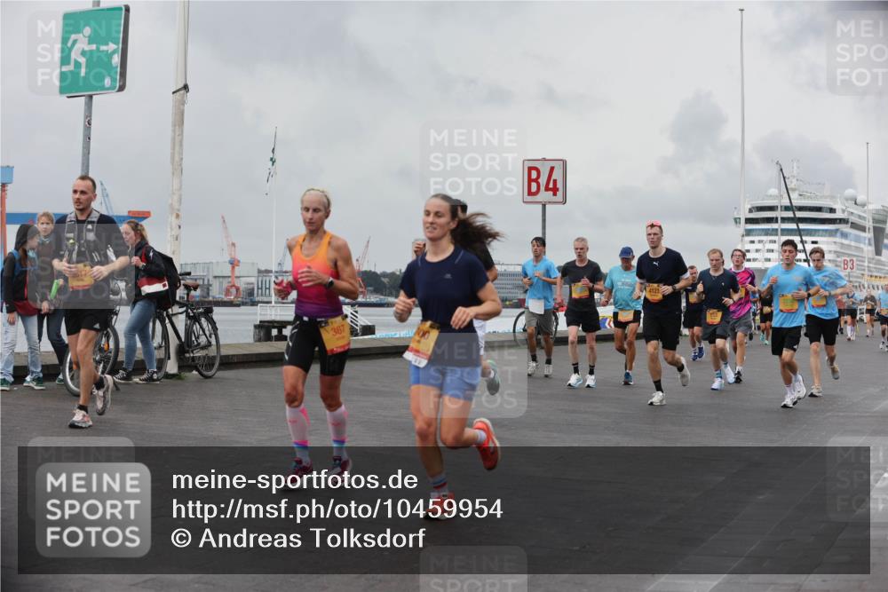 13.09.2026 - Kiel Lauf Andreas Tolksdorf http://msf.ph/oto/10459954 13.09.2026 12:00:53 Kiellinie 367, 4, 553, 3 meine-sportfotos.de