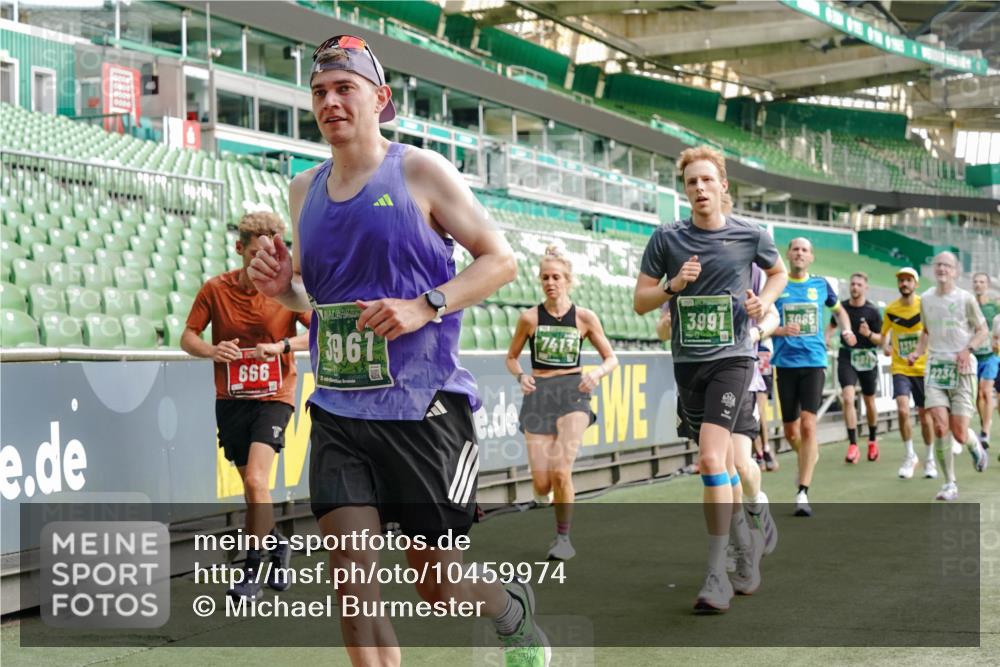 13.09.2026 - 21. swb-Marathon Bremen Michael Burmester http://msf.ph/oto/10459974 13.09.2026 12:54:46 Laufen im Stadion 161, 189, 201, 205, 313, 376, 385, 388, 461, 472, 481, 495, 541, 560, 615, 616, 666, 675, 696, 740, 816, 827, 982, 1053, 1076, 1197, 1207, 1390, 1419, 1433, 1468, 1551, 1599, 1631, 1658, 1707, 1814, 2055, 2125, 2234, 2251, 2280, 2319, 2362, 2383, 2390, 2401, 2422, 2454, 2474, 2499, 2623, 2701, 2733, 2801, 2824, 2870, 2882, 2913, 2922, 2962, 2971, 2997, 3012, 3054, 3134, 3175, 3206, 3241, 3246, 3346, 3356, 3357, 3413, 3706, 3716, 3836, 4137, 6106 meine-sportfotos.de
