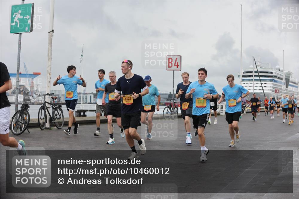 13.09.2026 - Kiel Lauf Andreas Tolksdorf http://msf.ph/oto/10460012 13.09.2026 12:00:55 Kiellinie 11681, 4123, 4, 553, 2238, 3 meine-sportfotos.de