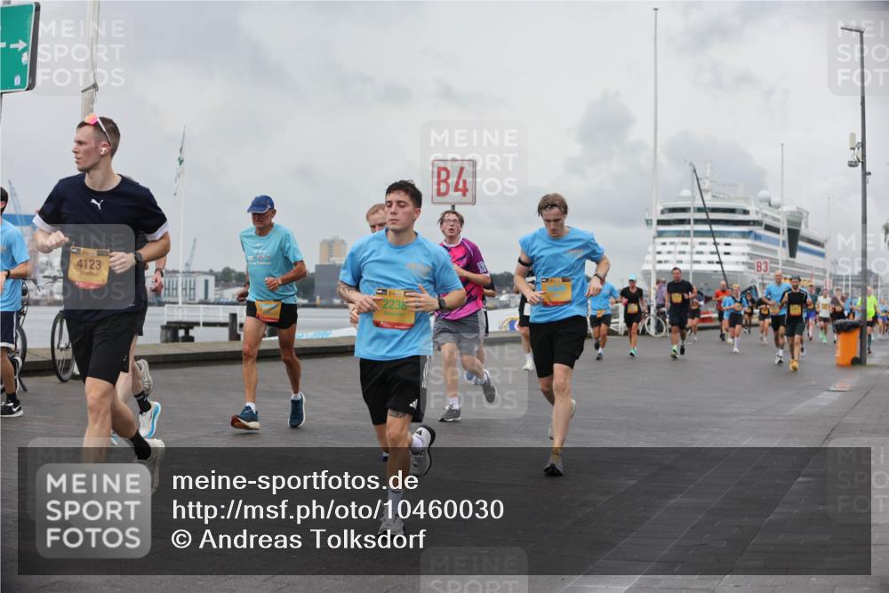 13.09.2026 - Kiel Lauf Andreas Tolksdorf http://msf.ph/oto/10460030 13.09.2026 12:00:56 Kiellinie 38, 4123, 4, 3 meine-sportfotos.de