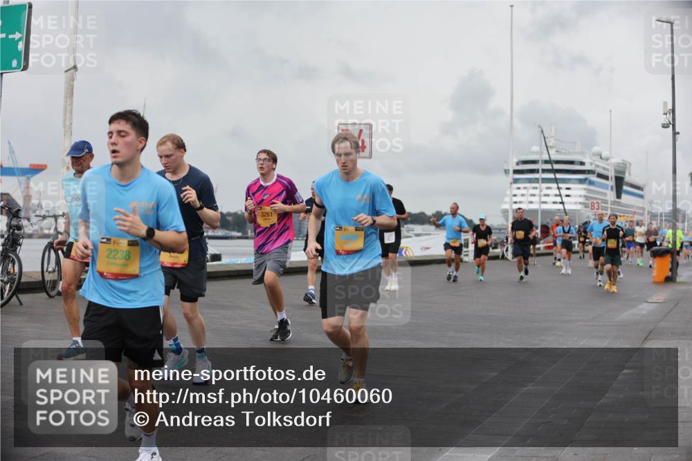 13.09.2026 - Kiel Lauf Andreas Tolksdorf http://msf.ph/oto/10460060 13.09.2026 12:00:57 Kiellinie 39, 2238, 3261, 3 meine-sportfotos.de
