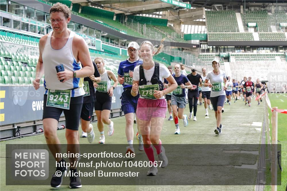 13.09.2026 - 21. swb-Marathon Bremen Michael Burmester http://msf.ph/oto/10460067 13.09.2026 13:12:04 Laufen im Stadion 118, 265, 373, 514, 581, 703, 843, 984, 1113, 1226, 1286, 1334, 1435, 1849, 1851, 1936, 1952, 2005, 2248, 2264, 2281, 2299, 2330, 2333, 2336, 2353, 2375, 2377, 2398, 2426, 2432, 2443, 2478, 2505, 2531, 2589, 2659, 2669, 2673, 2684, 2765, 2784, 2804, 2815, 2822, 2836, 2850, 2860, 2895, 2907, 2963, 2966, 2975, 2976, 3026, 3027, 3079, 3082, 3143, 3155, 3159, 3174, 3207, 3308, 3328, 3349, 3352, 3409, 3434, 3470, 3549, 551 meine-sportfotos.de