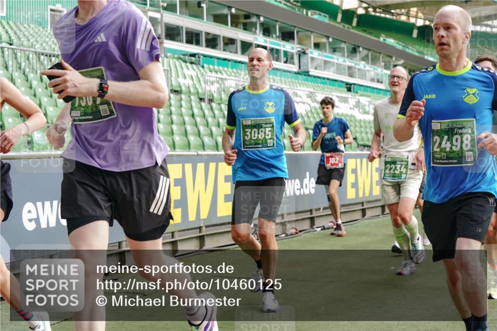 13.09.2026 - 21. swb-Marathon Bremen Michael Burmester http://msf.ph/oto/10460125 13.09.2026 12:54:49 Laufen im Stadion 161, 189, 201, 205, 313, 376, 385, 388, 461, 472, 481, 495, 541, 560, 615, 616, 666, 675, 696, 740, 816, 827, 913, 982, 1053, 1058, 1076, 1197, 1207, 1390, 1419, 1468, 1551, 1599, 1631, 1645, 1658, 1707, 1814, 2055, 2125, 2234, 2251, 2280, 2319, 2362, 2383, 2390, 2401, 2422, 2454, 2474, 2499, 2623, 2701, 2733, 2801, 2824, 2870, 2882, 2913, 2922, 2962, 2971, 2997, 3012, 3054, 3057, 3134, 3175, 3192, 3206, 3241, 3246, 3346, 3356, 3357, 3413, 3706, 3716, 3836, 4137, 6106 meine-sportfotos.de