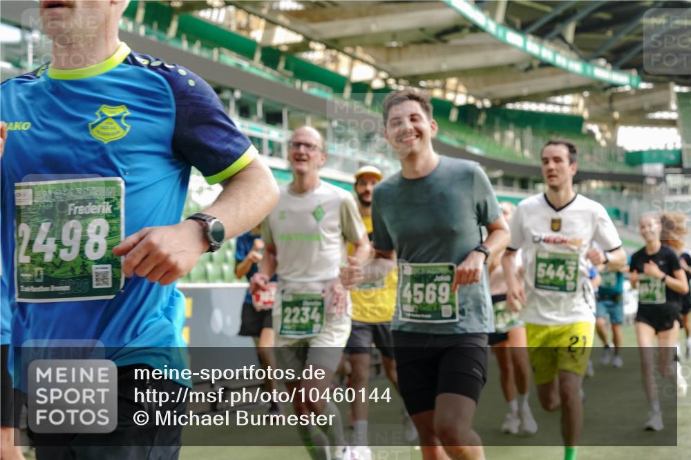 13.09.2026 - 21. swb-Marathon Bremen Michael Burmester http://msf.ph/oto/10460144 13.09.2026 12:54:49 Laufen im Stadion 161, 189, 201, 205, 313, 376, 385, 388, 461, 472, 481, 495, 541, 560, 615, 616, 666, 675, 696, 740, 816, 827, 913, 982, 1053, 1058, 1076, 1197, 1207, 1390, 1419, 1468, 1551, 1599, 1631, 1645, 1658, 1707, 1814, 2055, 2125, 2234, 2251, 2280, 2319, 2362, 2383, 2390, 2401, 2422, 2454, 2474, 2499, 2623, 2701, 2733, 2801, 2824, 2870, 2882, 2913, 2922, 2962, 2971, 2997, 3012, 3054, 3057, 3134, 3175, 3192, 3206, 3241, 3246, 3346, 3356, 3357, 3413, 3706, 3716, 3836, 4137, 6106 meine-sportfotos.de