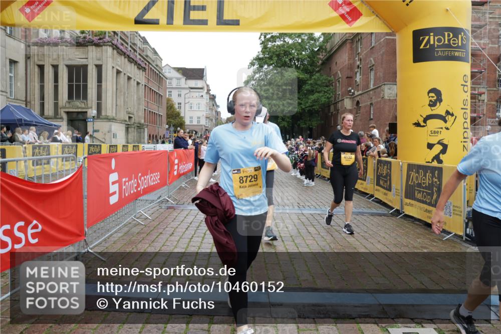 13.09.2026 - Kiel Lauf Yannick Fuchs http://msf.ph/oto/10460152 13.09.2026 09:52:08 Ziel 896, 1899, 3476, 4132, 4166, 4883, 6471, 6625, 7494, 8729, 9616, 10371, 10620, 11300, 11444, 11445, 11580, 11832, 12068, 714, 803, 1100, 1309, 1967, 1999, 2002, 4230, 5595, 6188, 6648, 7007, 7302, 7622, 8097, 9829, 9833, 10048, 11173, 11832, 11834, 12107, 12630, 180, 2157, 2924, 3832, 4666, 5032, 6679, 6867, 7347, 7719, 7742, 8992, 10746, 11130, 714, 840, 2483, 3674, 4615, 4822, 4907, 5595, 6057, 6648, 8097, 8150, 11233, 11494, 11552, 12107 meine-sportfotos.de