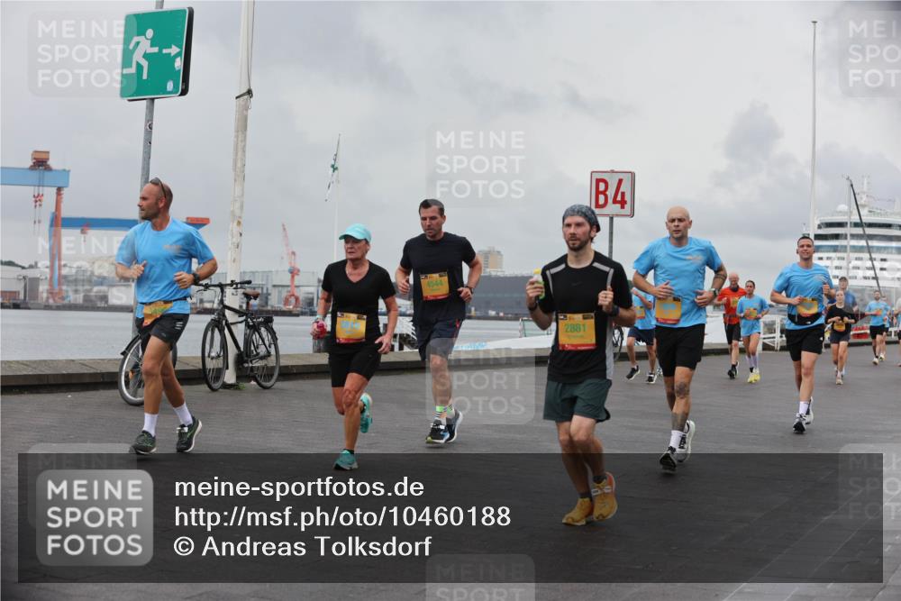 13.09.2026 - Kiel Lauf Andreas Tolksdorf http://msf.ph/oto/10460188 13.09.2026 12:01:04 Kiellinie 4544, 2881, 4 meine-sportfotos.de
