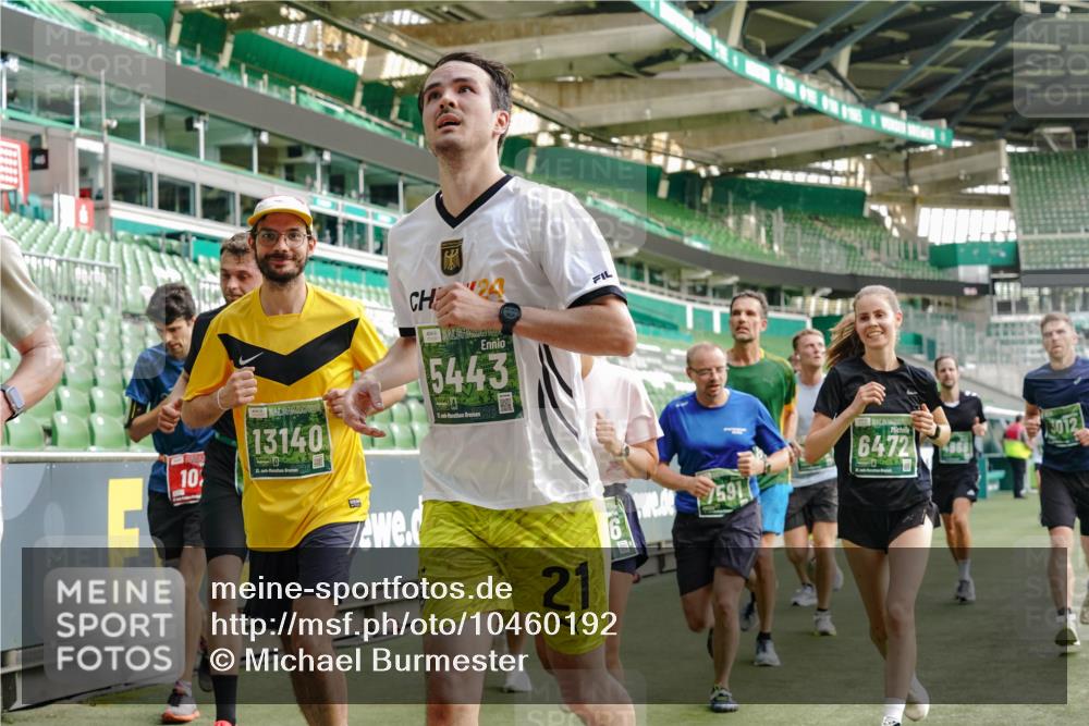 13.09.2026 - 21. swb-Marathon Bremen Michael Burmester http://msf.ph/oto/10460192 13.09.2026 12:54:50 Laufen im Stadion 161, 189, 201, 205, 313, 376, 385, 388, 461, 472, 481, 495, 541, 560, 615, 616, 666, 675, 696, 740, 816, 827, 913, 982, 1053, 1058, 1076, 1197, 1207, 1390, 1419, 1468, 1551, 1599, 1631, 1645, 1658, 1707, 1814, 2055, 2125, 2234, 2251, 2280, 2319, 2362, 2383, 2390, 2422, 2454, 2474, 2499, 2623, 2701, 2733, 2801, 2824, 2870, 2882, 2913, 2922, 2962, 2971, 2997, 3012, 3054, 3057, 3134, 3175, 3192, 3206, 3241, 3246, 3346, 3356, 3357, 3413, 3706, 3716, 3836, 4137, 5530, 6106 meine-sportfotos.de