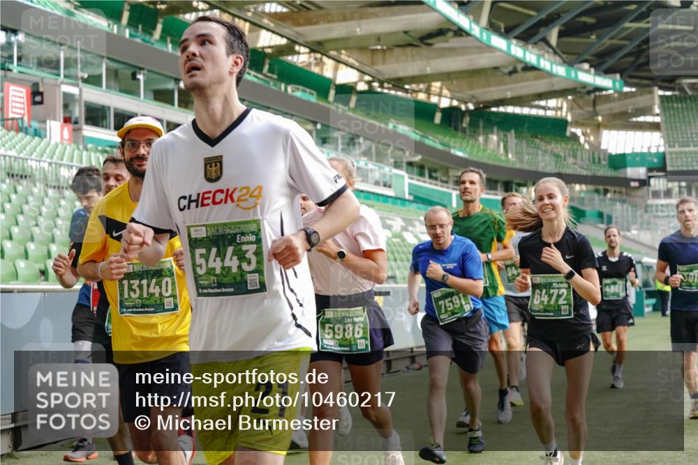 13.09.2026 - 21. swb-Marathon Bremen Michael Burmester http://msf.ph/oto/10460217 13.09.2026 12:54:50 Laufen im Stadion 161, 189, 201, 205, 313, 376, 385, 388, 461, 472, 481, 495, 541, 560, 615, 616, 666, 675, 696, 740, 816, 827, 913, 982, 1053, 1058, 1076, 1197, 1207, 1390, 1419, 1468, 1551, 1599, 1631, 1645, 1658, 1707, 1814, 2055, 2125, 2234, 2251, 2280, 2319, 2362, 2383, 2390, 2422, 2454, 2474, 2499, 2623, 2701, 2733, 2801, 2824, 2870, 2882, 2913, 2922, 2962, 2971, 2997, 3012, 3054, 3057, 3134, 3175, 3192, 3206, 3241, 3246, 3346, 3356, 3357, 3413, 3706, 3716, 3836, 4137, 5530, 6106 meine-sportfotos.de