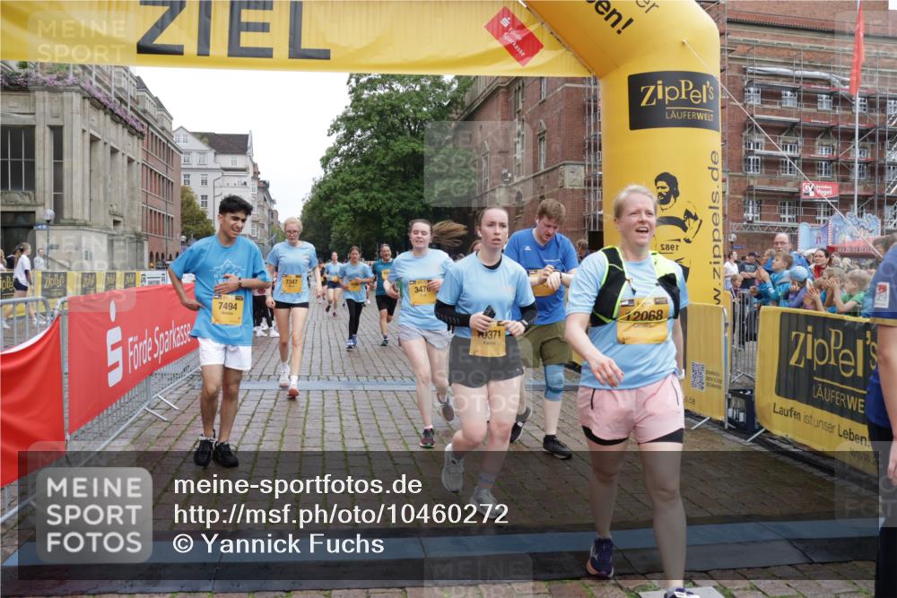 13.09.2026 - Kiel Lauf Yannick Fuchs http://msf.ph/oto/10460272 13.09.2026 09:52:17 Ziel 180, 3476, 3832, 4166, 4666, 4883, 5032, 6471, 6625, 6867, 7347, 7494, 7719, 8992, 10371, 10620, 11130, 11580, 12068, 803, 896, 1100, 1309, 1899, 1967, 1999, 2002, 4132, 4230, 6188, 7007, 7302, 8729, 9616, 9829, 9833, 10048, 11300, 11444, 11445, 11832, 11834, 12630, 918, 919, 2157, 2924, 5736, 6432, 6601, 6679, 7742, 7867, 9892, 10259, 10746, 12282, 1967, 1999, 2002, 5595, 6188, 7622, 9829, 9833, 11173 meine-sportfotos.de