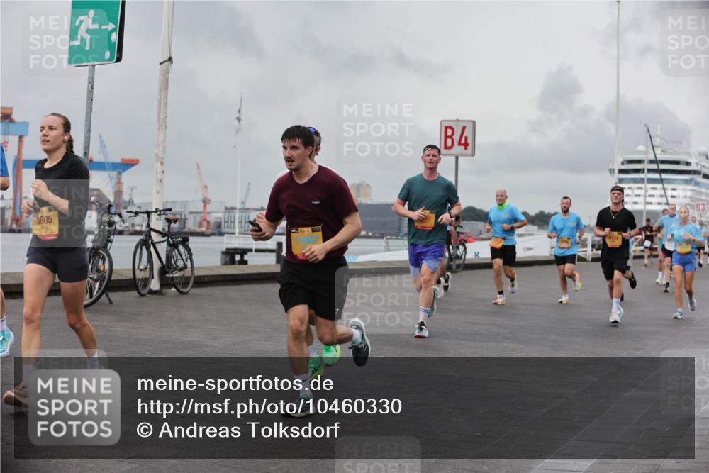 13.09.2026 - Kiel Lauf Andreas Tolksdorf http://msf.ph/oto/10460330 13.09.2026 12:01:13 Kiellinie 3605, 4, 4134, 83 meine-sportfotos.de