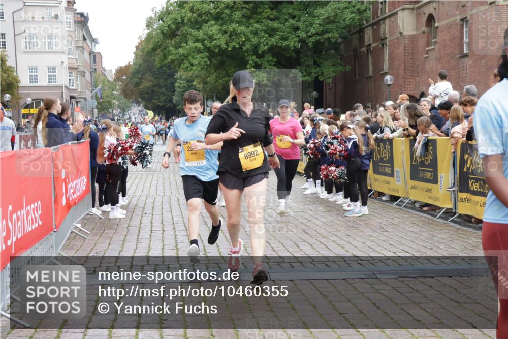 13.09.2026 - Kiel Lauf Yannick Fuchs http://msf.ph/oto/10460355 13.09.2026 09:52:25 Ziel 180, 2157, 2924, 4666, 5032, 6679, 6867, 7719, 7742, 8992, 10746, 11130, 803, 896, 1100, 1899, 3476, 3832, 4132, 4166, 4230, 4883, 6471, 6625, 7007, 7347, 7494, 8729, 9616, 10048, 10371, 10620, 11300, 11444, 11445, 11580, 11832, 11834, 12068, 12630, 918, 919, 1092, 4412, 5736, 6432, 6601, 7867, 8068, 9345, 9892, 10259, 10280, 10798, 12282, 803, 1309, 1967, 1999, 2002, 4230, 6188, 7007, 7302, 9829, 11834 meine-sportfotos.de