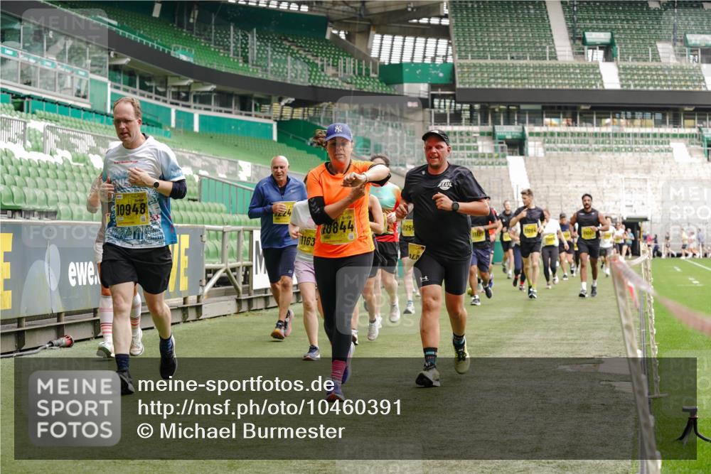 13.09.2026 - 21. swb-Marathon Bremen Michael Burmester http://msf.ph/oto/10460391 13.09.2026 10:34:14 Laufen im Stadion 10018, 10067, 10078, 10147, 10157, 10166, 10177, 10184, 10185, 10211, 10236, 10240, 10254, 10297, 10300, 10355, 10356, 10367, 10368, 10369, 10374, 10379, 10383, 10394, 10408, 10415, 10423, 10428, 10460, 10485, 10494, 10530, 10559, 10578, 10604, 10639, 10668, 10669, 10673, 10677, 10687, 10691, 10699, 10700, 10728, 10745, 10749, 10750, 10772, 10787, 10788, 10794, 10809, 10828, 10857, 10914, 10928, 11126, 11162, 11343, 11803, 11965, 10146, 10222 meine-sportfotos.de