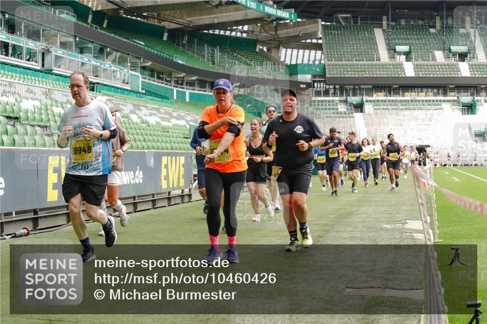 13.09.2026 - 21. swb-Marathon Bremen Michael Burmester http://msf.ph/oto/10460426 13.09.2026 10:34:14 Laufen im Stadion 10018, 10067, 10078, 10147, 10157, 10166, 10177, 10184, 10185, 10211, 10236, 10240, 10254, 10297, 10300, 10355, 10356, 10367, 10368, 10369, 10374, 10379, 10383, 10394, 10408, 10415, 10423, 10428, 10460, 10485, 10494, 10530, 10559, 10578, 10604, 10639, 10668, 10669, 10673, 10677, 10687, 10691, 10699, 10700, 10728, 10745, 10749, 10750, 10772, 10787, 10788, 10794, 10809, 10828, 10857, 10914, 10928, 11126, 11162, 11343, 11803, 11965, 10146, 10222 meine-sportfotos.de
