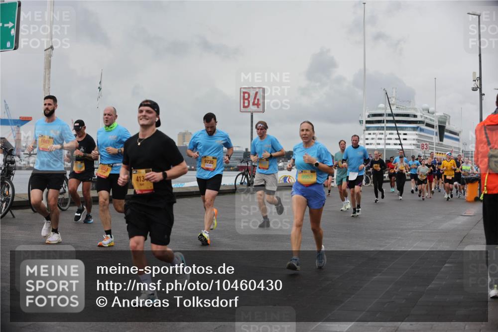 13.09.2026 - Kiel Lauf Andreas Tolksdorf http://msf.ph/oto/10460430 13.09.2026 12:01:16 Kiellinie 1681, 413, 4, 9735, 9953, 3 meine-sportfotos.de