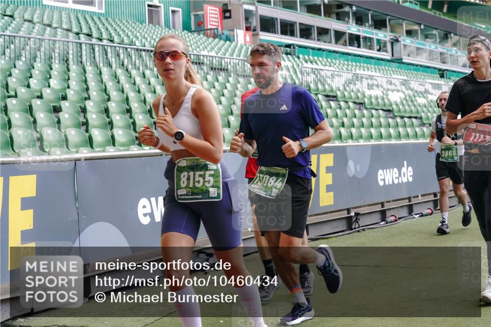 13.09.2026 - 21. swb-Marathon Bremen Michael Burmester http://msf.ph/oto/10460434 13.09.2026 13:12:09 Laufen im Stadion 118, 183, 265, 373, 514, 581, 703, 843, 933, 984, 1113, 1226, 1286, 1334, 1435, 1849, 1851, 1936, 1952, 2005, 2248, 2264, 2281, 2299, 2330, 2336, 2353, 2375, 2377, 2398, 2426, 2443, 2478, 2505, 2531, 2589, 2659, 2669, 2673, 2684, 2765, 2784, 2804, 2815, 2822, 2836, 2850, 2860, 2895, 2907, 2963, 2966, 2975, 2976, 3026, 3027, 3079, 3082, 3143, 3155, 3159, 3174, 3207, 3293, 3308, 3328, 3349, 3352, 3409, 3434, 3549, 551 meine-sportfotos.de