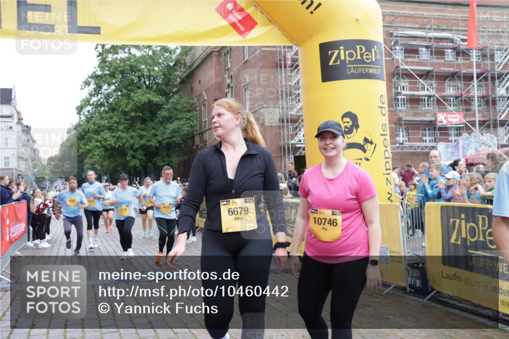 13.09.2026 - Kiel Lauf Yannick Fuchs http://msf.ph/oto/10460442 13.09.2026 09:52:33 Ziel 918, 919, 2157, 2924, 5736, 6432, 6601, 6679, 7742, 7867, 9892, 10259, 10746, 12282, 180, 896, 1899, 2924, 3476, 3832, 4132, 4166, 4666, 4883, 5032, 6471, 6625, 6867, 7347, 7494, 7719, 8729, 8992, 9616, 10371, 10620, 11130, 11300, 11444, 11445, 11580, 11832, 12068, 291, 1092, 1395, 4412, 4671, 6241, 6613, 6845, 7394, 8068, 8851, 9345, 9565, 10280, 10798, 12258, 803, 896, 1100, 1899, 4230, 7007, 10048, 11445, 11832, 11834, 12630 meine-sportfotos.de