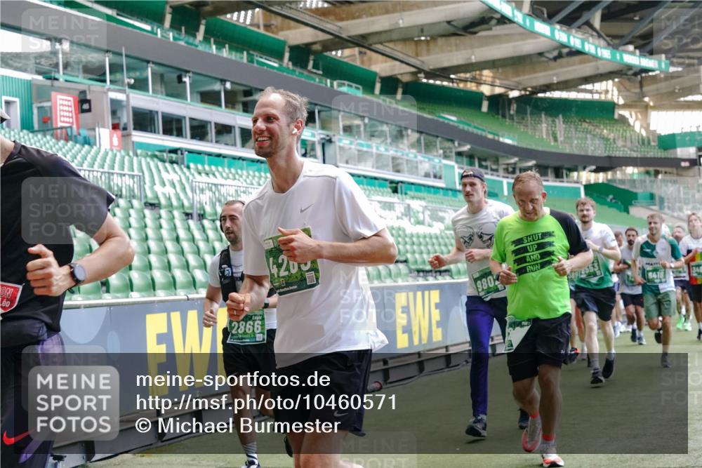 13.09.2026 - 21. swb-Marathon Bremen Michael Burmester http://msf.ph/oto/10460571 13.09.2026 13:12:11 Laufen im Stadion 118, 183, 265, 373, 514, 703, 843, 933, 984, 1113, 1226, 1286, 1334, 1435, 1849, 1851, 1936, 1952, 2005, 2248, 2264, 2281, 2299, 2330, 2336, 2353, 2375, 2377, 2398, 2426, 2443, 2478, 2505, 2531, 2589, 2659, 2669, 2673, 2684, 2765, 2784, 2804, 2815, 2822, 2836, 2850, 2860, 2895, 2907, 2963, 2966, 2975, 2976, 3026, 3027, 3079, 3082, 3143, 3155, 3159, 3174, 3207, 3293, 3308, 3328, 3349, 3352, 3409, 3434, 3549, 551 meine-sportfotos.de