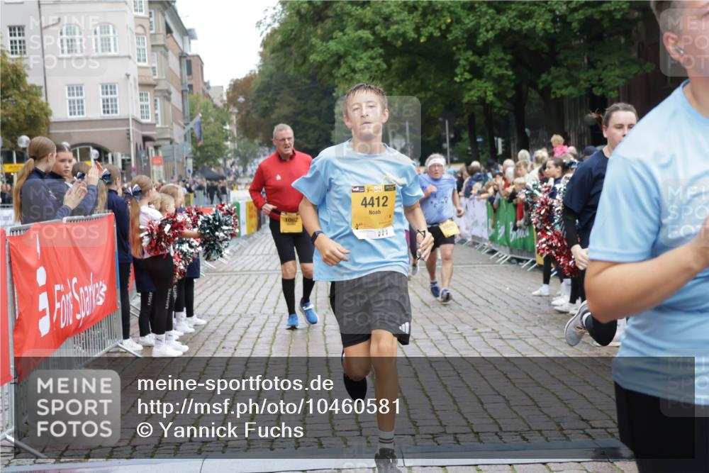 13.09.2026 - Kiel Lauf Yannick Fuchs http://msf.ph/oto/10460581 13.09.2026 09:52:42 Ziel 291, 918, 919, 1092, 1395, 4412, 4671, 6601, 7394, 7867, 8068, 9345, 9565, 10280, 10798, 12258, 12282, 180, 2157, 2924, 3476, 3832, 4166, 4666, 4883, 5032, 5736, 6432, 6471, 6625, 6679, 6867, 7347, 7494, 7719, 7742, 8992, 9892, 10259, 10371, 10620, 10746, 11130, 11580, 12068, 70, 3205, 3581, 6241, 6613, 6845, 7226, 8851, 9707, 12417, 12468, 896, 1899, 4132, 4883, 6471, 6625, 8729, 9616, 11300, 11444, 11580 meine-sportfotos.de