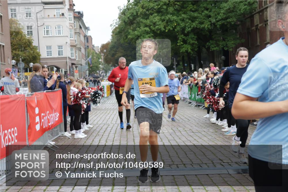 13.09.2026 - Kiel Lauf Yannick Fuchs http://msf.ph/oto/10460589 13.09.2026 09:52:43 Ziel 291, 918, 919, 1092, 1395, 4412, 4671, 6601, 7394, 7867, 8068, 8851, 9345, 9565, 10280, 10798, 12258, 12282, 180, 2157, 2924, 3476, 3832, 4166, 4666, 4883, 5032, 5736, 6432, 6471, 6625, 6679, 6867, 7347, 7494, 7719, 7742, 8992, 9892, 10259, 10371, 10620, 10746, 11130, 11580, 12068, 12282, 70, 175, 3205, 3581, 6241, 6613, 6845, 7226, 9707, 12417, 12468, 896, 1899, 4132, 4166, 4883, 6471, 6625, 8729, 9616, 11300, 11444, 11580, 12068 meine-sportfotos.de