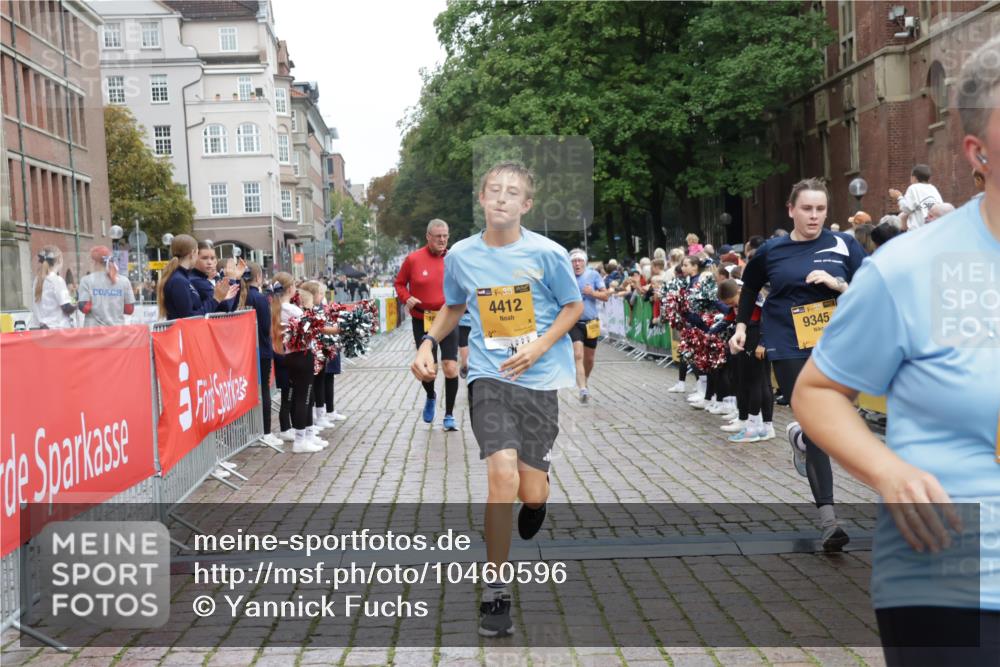 13.09.2026 - Kiel Lauf Yannick Fuchs http://msf.ph/oto/10460596 13.09.2026 09:52:43 Ziel 291, 918, 919, 1092, 1395, 4412, 4671, 6601, 7394, 7867, 8068, 8851, 9345, 9565, 10280, 10798, 12258, 12282, 180, 2157, 2924, 3476, 3832, 4166, 4666, 4883, 5032, 5736, 6432, 6471, 6625, 6679, 6867, 7347, 7494, 7719, 7742, 8992, 9892, 10259, 10371, 10620, 10746, 11130, 11580, 12068, 12282, 70, 175, 3205, 3581, 6241, 6613, 6845, 7226, 9707, 12417, 12468, 896, 1899, 4132, 4166, 4883, 6471, 6625, 8729, 9616, 11300, 11444, 11580, 12068 meine-sportfotos.de