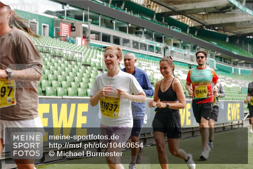13.09.2026 - 21. swb-Marathon Bremen Michael Burmester http://msf.ph/oto/10460654 13.09.2026 10:34:18 Laufen im Stadion 10018, 10067, 10078, 10147, 10157, 10166, 10177, 10184, 10185, 10211, 10236, 10240, 10254, 10297, 10300, 10355, 10356, 10367, 10368, 10369, 10374, 10379, 10383, 10394, 10408, 10415, 10423, 10428, 10460, 10485, 10494, 10530, 10559, 10578, 10604, 10639, 10668, 10669, 10673, 10677, 10687, 10691, 10699, 10700, 10728, 10745, 10749, 10750, 10772, 10787, 10788, 10794, 10809, 10828, 10857, 10914, 10928, 11126, 11162, 11343, 11803, 11965, 10146, 10222 meine-sportfotos.de
