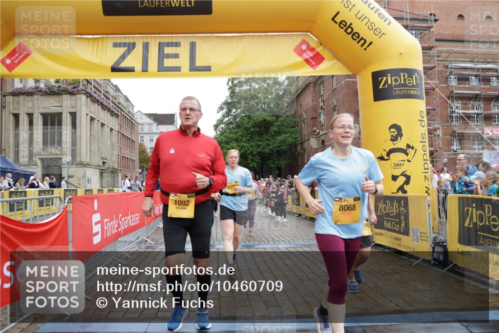 13.09.2026 - Kiel Lauf Yannick Fuchs http://msf.ph/oto/10460709 13.09.2026 09:52:48 Ziel 291, 1092, 1395, 4412, 4671, 6241, 6613, 6845, 7394, 8068, 8851, 9345, 9565, 10280, 10798, 12258, 180, 918, 919, 2157, 2924, 3476, 3832, 4666, 5032, 5736, 6432, 6601, 6679, 6867, 7347, 7494, 7719, 7742, 7867, 8992, 9892, 10259, 10746, 11130, 12282, 70, 175, 2399, 3205, 3581, 7226, 7495, 9707, 12417, 12468, 3476, 3832, 4166, 4666, 4883, 6471, 6625, 6867, 7347, 7494, 10371, 10620, 11580, 12068 meine-sportfotos.de