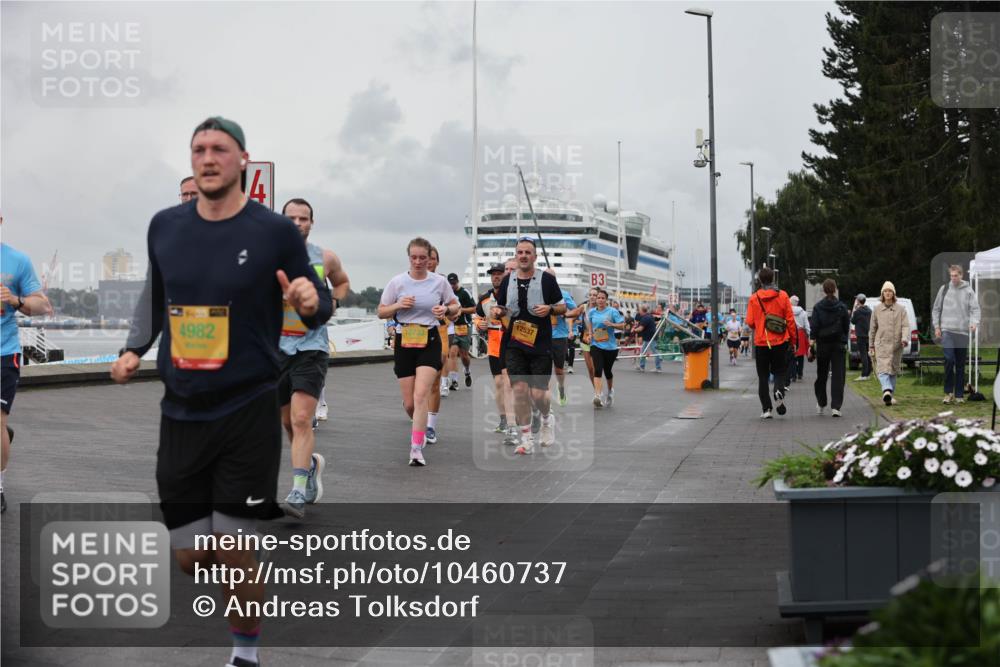 13.09.2026 - Kiel Lauf Andreas Tolksdorf http://msf.ph/oto/10460737 13.09.2026 12:01:28 Kiellinie 4982, 12537, 3 meine-sportfotos.de