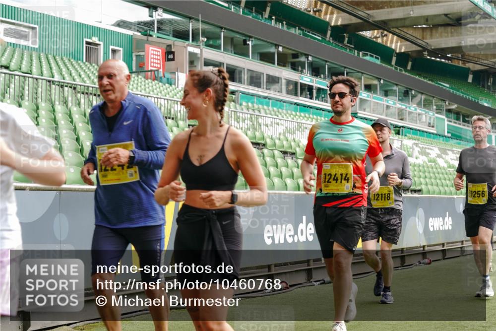 13.09.2026 - 21. swb-Marathon Bremen Michael Burmester http://msf.ph/oto/10460768 13.09.2026 10:34:19 Laufen im Stadion 10018, 10067, 10078, 10093, 10147, 10157, 10166, 10177, 10184, 10185, 10211, 10236, 10240, 10254, 10297, 10300, 10355, 10356, 10367, 10368, 10369, 10374, 10379, 10383, 10394, 10408, 10415, 10423, 10428, 10460, 10485, 10494, 10530, 10559, 10578, 10604, 10639, 10668, 10669, 10673, 10677, 10687, 10691, 10699, 10700, 10728, 10745, 10749, 10750, 10772, 10787, 10788, 10794, 10809, 10828, 10857, 10914, 10928, 11126, 11162, 11343, 11803, 11965, 10146, 10222 meine-sportfotos.de
