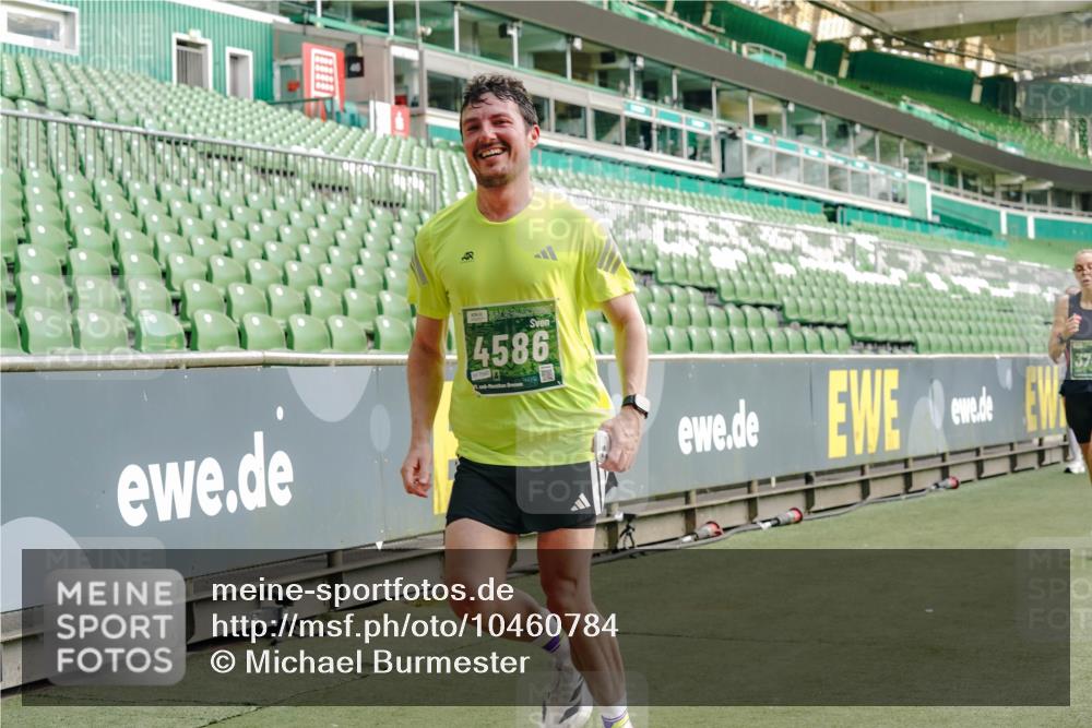 13.09.2026 - 21. swb-Marathon Bremen Michael Burmester http://msf.ph/oto/10460784 13.09.2026 12:55:01 Laufen im Stadion 161, 189, 201, 205, 385, 388, 461, 472, 481, 495, 560, 655, 666, 675, 816, 827, 854, 913, 1053, 1058, 1076, 1197, 1207, 1390, 1419, 1468, 1537, 1551, 1599, 1631, 1645, 1658, 2055, 2125, 2234, 2251, 2319, 2383, 2390, 2474, 2499, 2604, 2623, 2701, 2733, 2801, 2824, 2870, 2882, 2913, 2922, 2962, 2971, 3012, 3054, 3057, 3134, 3175, 3192, 3206, 3241, 3246, 3346, 3356, 3357, 3413, 3706, 3716, 3836, 4137, 4413, 4733, 5277, 5430, 5530, 6106, 2498, 3085 meine-sportfotos.de