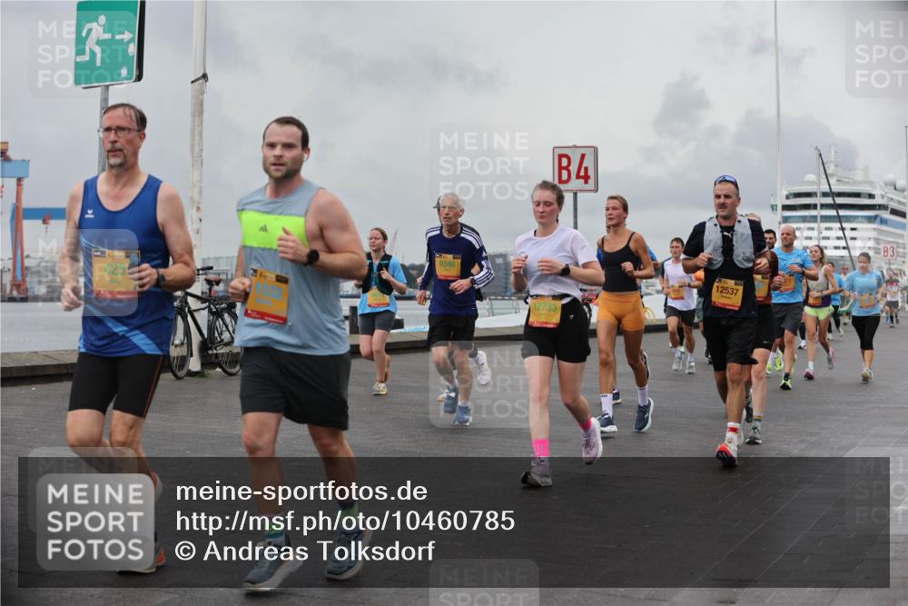 13.09.2026 - Kiel Lauf Andreas Tolksdorf http://msf.ph/oto/10460785 13.09.2026 12:01:29 Kiellinie 38, 425, 9346, 4, 12733, 12537, 3 meine-sportfotos.de
