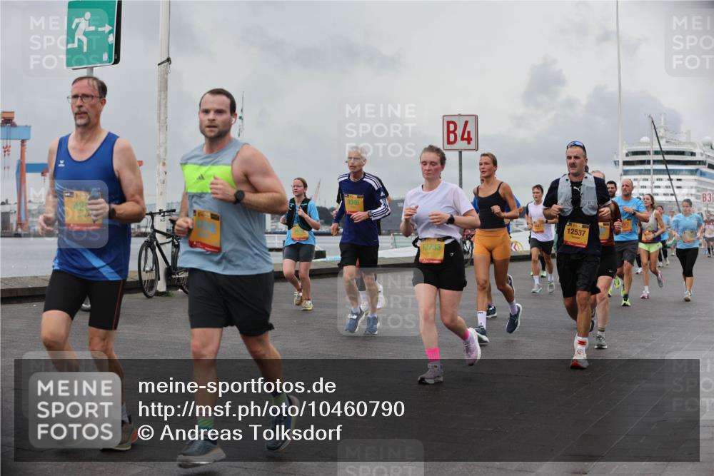 13.09.2026 - Kiel Lauf Andreas Tolksdorf http://msf.ph/oto/10460790 13.09.2026 12:01:30 Kiellinie 9346, 12733, 4, 12537, 3 meine-sportfotos.de