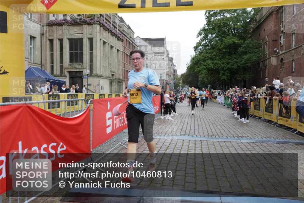 13.09.2026 - Kiel Lauf Yannick Fuchs http://msf.ph/oto/10460813 13.09.2026 09:52:56 Ziel 70, 291, 1395, 3205, 3581, 4671, 6241, 6613, 6845, 7394, 8851, 9565, 12258, 12417, 12468, 291, 918, 919, 1092, 2157, 2924, 4412, 5032, 5736, 6432, 6601, 6679, 7742, 7867, 8068, 8992, 9345, 9565, 9892, 10259, 10280, 10746, 10798, 12258, 12282, 175, 2399, 7140, 7226, 7495, 9707, 10275, 11312, 180, 2924, 3832, 4666, 5032, 6867, 7347, 7719, 8992, 10746, 11130 meine-sportfotos.de