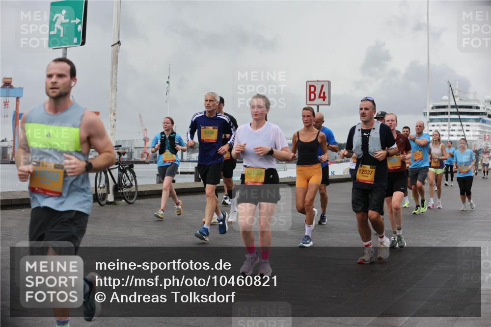 13.09.2026 - Kiel Lauf Andreas Tolksdorf http://msf.ph/oto/10460821 13.09.2026 12:01:30 Kiellinie 9346, 4, 12733, 12537, 3 meine-sportfotos.de