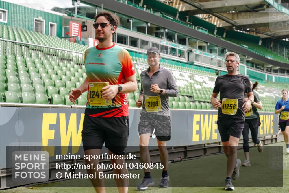 13.09.2026 - 21. swb-Marathon Bremen Michael Burmester http://msf.ph/oto/10460845 13.09.2026 10:34:20 Laufen im Stadion 10018, 10067, 10078, 10093, 10147, 10157, 10166, 10177, 10184, 10185, 10211, 10236, 10240, 10254, 10297, 10300, 10355, 10356, 10367, 10368, 10369, 10374, 10383, 10394, 10408, 10415, 10423, 10428, 10460, 10485, 10494, 10530, 10559, 10578, 10604, 10639, 10668, 10669, 10673, 10677, 10687, 10691, 10699, 10700, 10728, 10745, 10749, 10750, 10772, 10787, 10788, 10794, 10809, 10828, 10857, 10914, 10928, 11126, 11162, 11343, 11803, 11965, 10146, 10222 meine-sportfotos.de