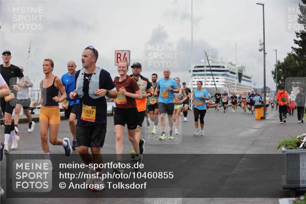 13.09.2026 - Kiel Lauf Andreas Tolksdorf http://msf.ph/oto/10460855 13.09.2026 12:01:31 Kiellinie 39, 12537, 11068, 8372, 3 meine-sportfotos.de