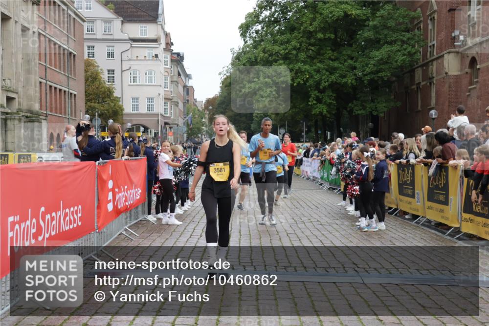 13.09.2026 - Kiel Lauf Yannick Fuchs http://msf.ph/oto/10460862 13.09.2026 09:53:00 Ziel 70, 175, 3205, 3581, 6241, 6613, 6845, 7226, 9707, 12417, 12468, 291, 918, 919, 1092, 1395, 2157, 4412, 4671, 5736, 6432, 6601, 6679, 7394, 7742, 7867, 8068, 8851, 9345, 9565, 9892, 10259, 10280, 10798, 12258, 12282, 2058, 2399, 7140, 7143, 7495, 9568, 10275, 11312, 180, 2157, 2924, 5032, 6679, 7719, 7742, 8992, 10746, 11130 meine-sportfotos.de
