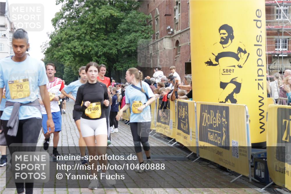 13.09.2026 - Kiel Lauf Yannick Fuchs http://msf.ph/oto/10460888 13.09.2026 09:53:05 Ziel 70, 175, 2399, 3205, 3581, 7140, 7226, 7495, 9707, 10275, 12417, 12468, 291, 918, 919, 1092, 1395, 4412, 4671, 5736, 6241, 6432, 6601, 6613, 6845, 7394, 7867, 8068, 8851, 9345, 9565, 9892, 10259, 10280, 10798, 12258, 12282, 1718, 2058, 4920, 5779, 6180, 7143, 7541, 7552, 8260, 9568, 11059, 11312, 12493, 2157, 2924, 5736, 6432, 6679, 7742, 9892, 10259, 10746, 12282 meine-sportfotos.de