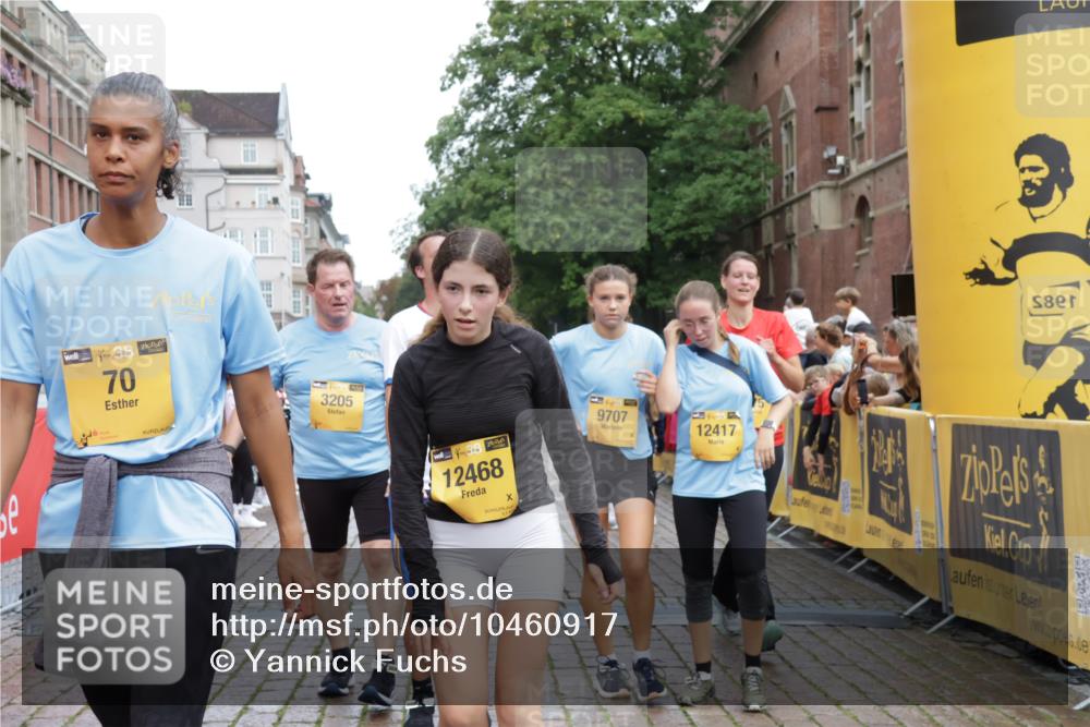 13.09.2026 - Kiel Lauf Yannick Fuchs http://msf.ph/oto/10460917 13.09.2026 09:53:06 Ziel 70, 175, 2399, 3205, 3581, 7140, 7226, 7495, 9707, 10275, 12417, 12468, 291, 918, 919, 1092, 1395, 4412, 4671, 5736, 6241, 6432, 6601, 6613, 6845, 7394, 7867, 8068, 8851, 9345, 9565, 9892, 10259, 10280, 10798, 12258, 12282, 1417, 1718, 2058, 4920, 5779, 6180, 7143, 7541, 7552, 8260, 9568, 11059, 11312, 12284, 12493, 2157, 5736, 6432, 6679, 7742, 7867, 9892, 10259, 10746, 12282 meine-sportfotos.de