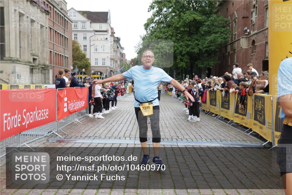 13.09.2026 - Kiel Lauf Yannick Fuchs http://msf.ph/oto/10460970 13.09.2026 09:53:10 Ziel 70, 175, 2399, 3205, 7140, 7226, 7495, 9707, 10275, 11312, 12417, 12468, 70, 291, 918, 919, 1092, 1395, 3581, 4412, 4671, 6241, 6601, 6613, 6845, 7394, 8068, 8851, 9345, 9565, 10280, 10798, 12258, 802, 1417, 1499, 1718, 2058, 2886, 4920, 5779, 5789, 6180, 7143, 7541, 7552, 8260, 8353, 9568, 10495, 11059, 11073, 12284, 12493, 918, 919, 5736, 6432, 6601, 7867, 9892, 10259, 12282 meine-sportfotos.de