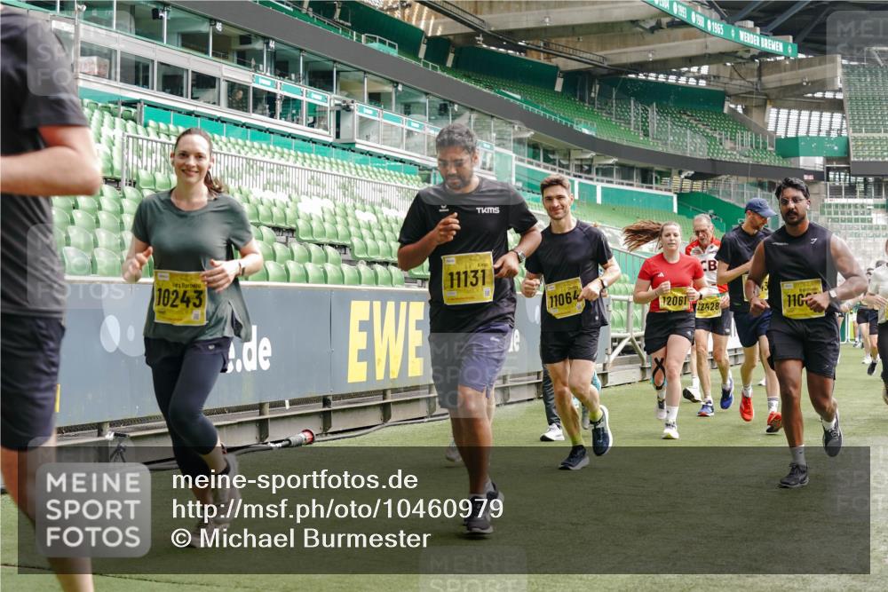 13.09.2026 - 21. swb-Marathon Bremen Michael Burmester http://msf.ph/oto/10460979 13.09.2026 10:34:22 Laufen im Stadion 10018, 10078, 10093, 10147, 10157, 10166, 10177, 10184, 10185, 10211, 10236, 10240, 10254, 10297, 10300, 10355, 10356, 10367, 10368, 10369, 10374, 10383, 10394, 10408, 10415, 10423, 10428, 10460, 10485, 10494, 10528, 10530, 10559, 10578, 10604, 10639, 10668, 10669, 10673, 10677, 10687, 10691, 10699, 10700, 10728, 10745, 10749, 10750, 10772, 10787, 10788, 10794, 10809, 10828, 10857, 10914, 10928, 11126, 11162, 11343, 11803, 11965, 10146, 10222 meine-sportfotos.de