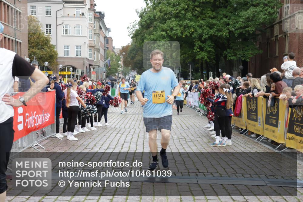 13.09.2026 - Kiel Lauf Yannick Fuchs http://msf.ph/oto/10461039 13.09.2026 09:53:16 Ziel 1718, 2058, 2399, 4920, 7140, 7143, 7495, 9568, 10275, 11312, 12493, 70, 175, 291, 1092, 1395, 2399, 3205, 3581, 4671, 6241, 6613, 6845, 7226, 7394, 8068, 8851, 9565, 9707, 10280, 10798, 12258, 12417, 12468, 761, 802, 1417, 1499, 2886, 2948, 2978, 5779, 5789, 5988, 6180, 7185, 7429, 7541, 7552, 8260, 8353, 10495, 10929, 11059, 11073, 12284, 918, 919, 1092, 4412, 6601, 7867, 8068, 9345, 10280, 10798 meine-sportfotos.de