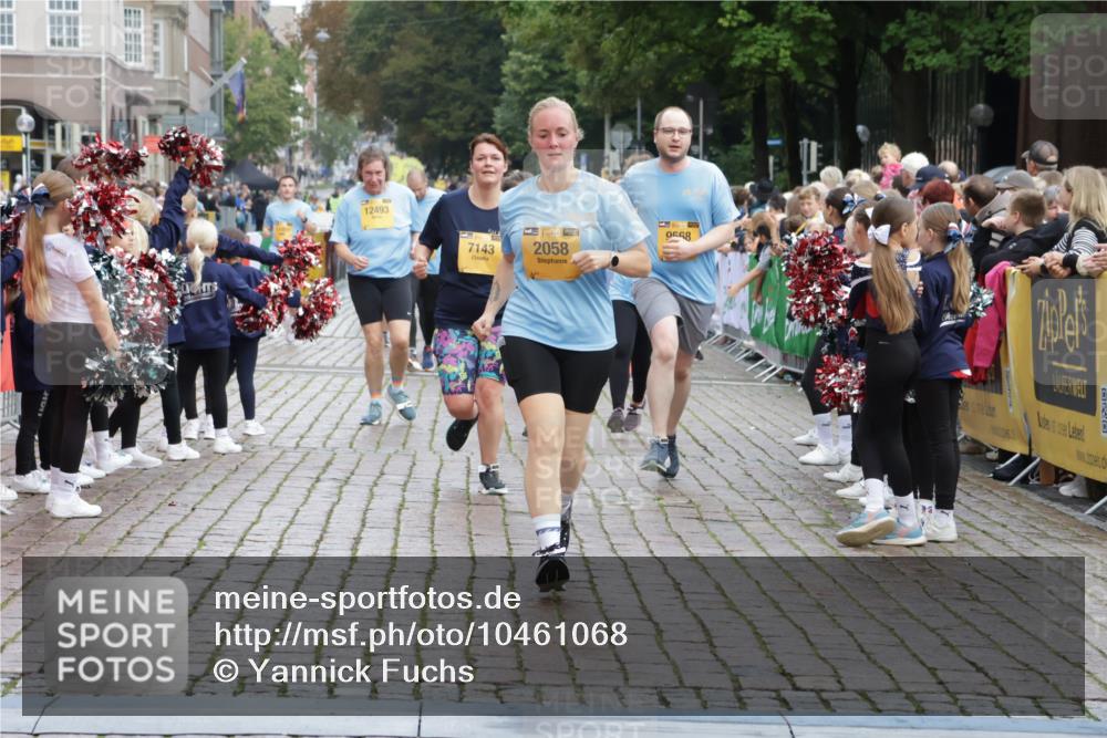 13.09.2026 - Kiel Lauf Yannick Fuchs http://msf.ph/oto/10461068 13.09.2026 09:53:19 Ziel 1718, 2058, 4920, 5779, 7140, 7143, 7552, 8260, 9568, 10275, 11312, 12493, 70, 175, 291, 1395, 2399, 3205, 3581, 4671, 6241, 6613, 6845, 7140, 7226, 7394, 7495, 8851, 9565, 9707, 10798, 12258, 12417, 12468, 92, 761, 802, 852, 1417, 1499, 2886, 2948, 2978, 4626, 5789, 5988, 6180, 6254, 7185, 7429, 7541, 8353, 8502, 10495, 10929, 11059, 11073, 12284, 291, 1092, 1395, 4412, 4671, 6601, 7394, 8068, 9345, 9565, 10280, 10798, 12258 meine-sportfotos.de