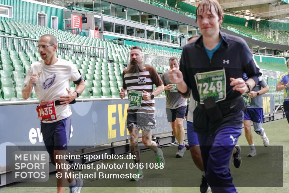 13.09.2026 - 21. swb-Marathon Bremen Michael Burmester http://msf.ph/oto/10461088 13.09.2026 13:12:17 Laufen im Stadion 118, 183, 265, 514, 695, 702, 703, 843, 933, 984, 1113, 1226, 1286, 1334, 1435, 1849, 1851, 1936, 1952, 2005, 2248, 2264, 2281, 2299, 2330, 2336, 2353, 2375, 2377, 2398, 2426, 2443, 2461, 2478, 2505, 2531, 2589, 2659, 2669, 2673, 2684, 2765, 2792, 2804, 2815, 2822, 2836, 2850, 2860, 2895, 2907, 2963, 2966, 2975, 2976, 3027, 3079, 3082, 3143, 3155, 3159, 3293, 3308, 3328, 3349, 3352, 3409, 3434, 3549, 551 meine-sportfotos.de