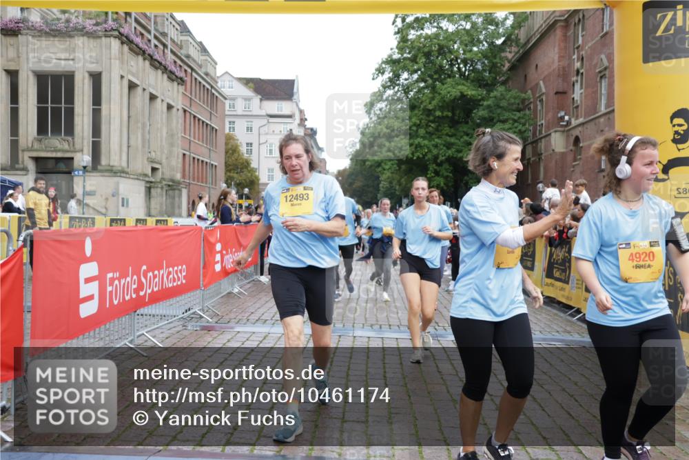 13.09.2026 - Kiel Lauf Yannick Fuchs http://msf.ph/oto/10461174 13.09.2026 09:53:26 Ziel 761, 802, 1417, 1499, 1718, 2058, 2886, 2978, 4920, 5779, 5789, 6180, 7143, 7185, 7541, 7552, 8260, 8353, 9568, 10495, 11059, 11073, 12284, 12493, 70, 175, 2399, 3205, 3581, 6241, 6613, 6845, 7140, 7226, 7495, 9707, 10275, 11312, 12417, 12468, 92, 852, 2657, 2691, 2748, 2948, 4144, 4626, 5988, 6254, 7429, 8502, 10929, 12390, 291, 1395, 4671, 6241, 6613, 6845, 7394, 8851, 9565, 10798, 12258 meine-sportfotos.de